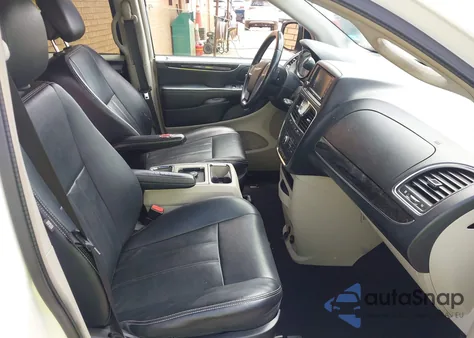 2013 Chrysler Town & Country Touring from USA, damaged, VIN 2C4RC1BGXDR677020